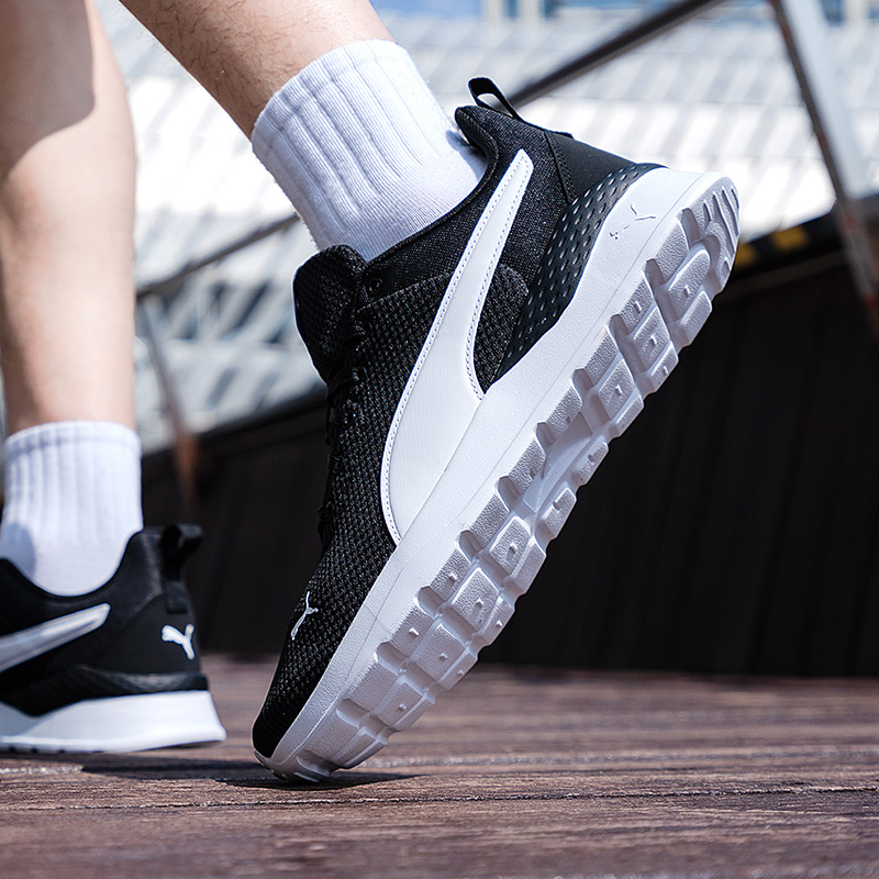 Мужская и женская обувь Puma:  – обзор и цена Lightweight Road Running Shoes