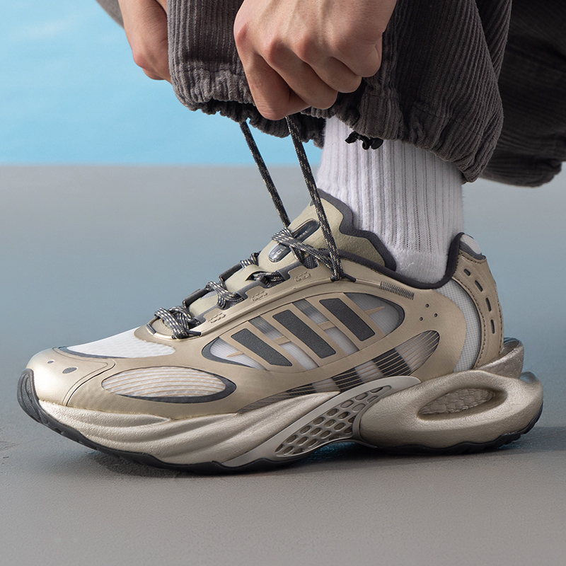 Мужская и женская обувь Adidas – обзор и цена Lightweight Road Running Shoes